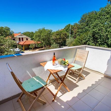 Beautiful Apartment In Potocnica With Wifi Borovici Exterior photo