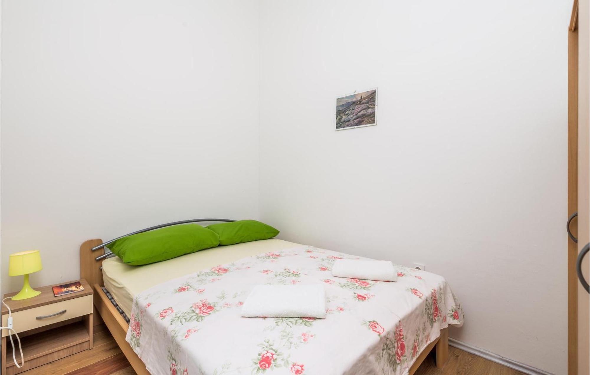 Beautiful Apartment In Potocnica With Wifi Borovici Exterior photo