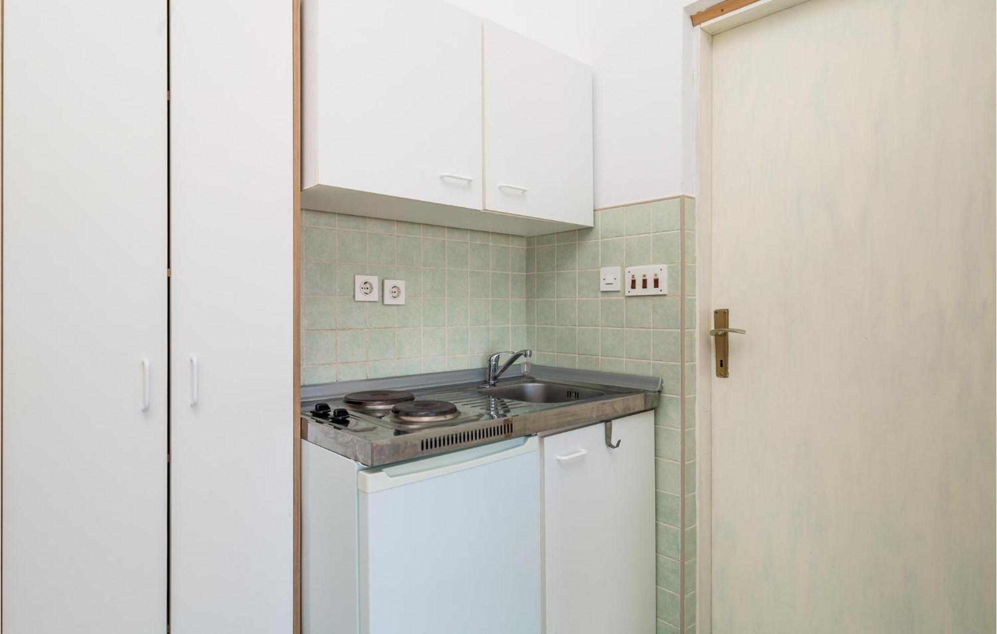 Beautiful Apartment In Potocnica With Wifi Borovici Exterior photo